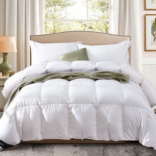 "Luxurious King Size Goose down Comforter - Ultra-Soft, All-Season Duvet Insert with 680 Fill Power, Medium Warmth and Corner Tabs - Enhance Your Sleep with Premium Quality and Style!"